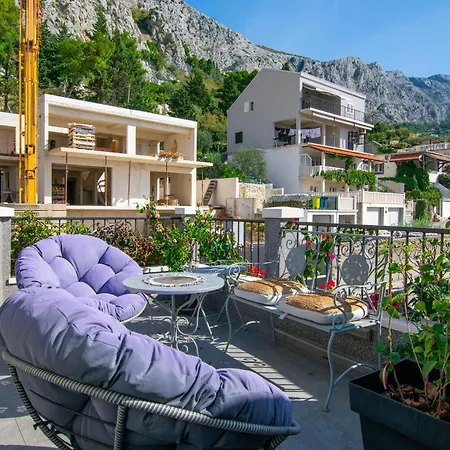 Apartments Ozren Omis Exterior photo