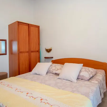 Apartments Ozren Omis Exterior photo